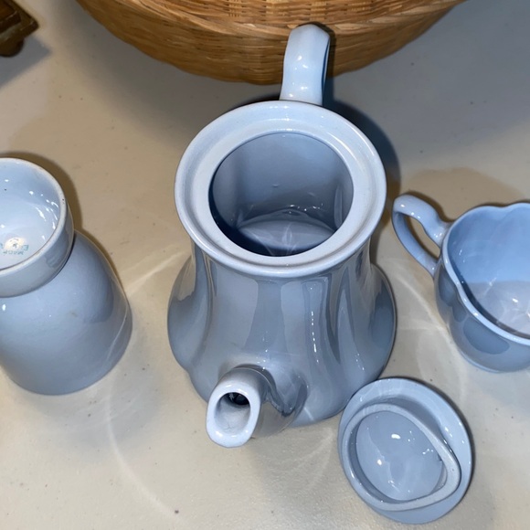 Vintage Johnson Brothers Greydawn Coffee Pot, creamer and egg cup - Picture 6 of 6